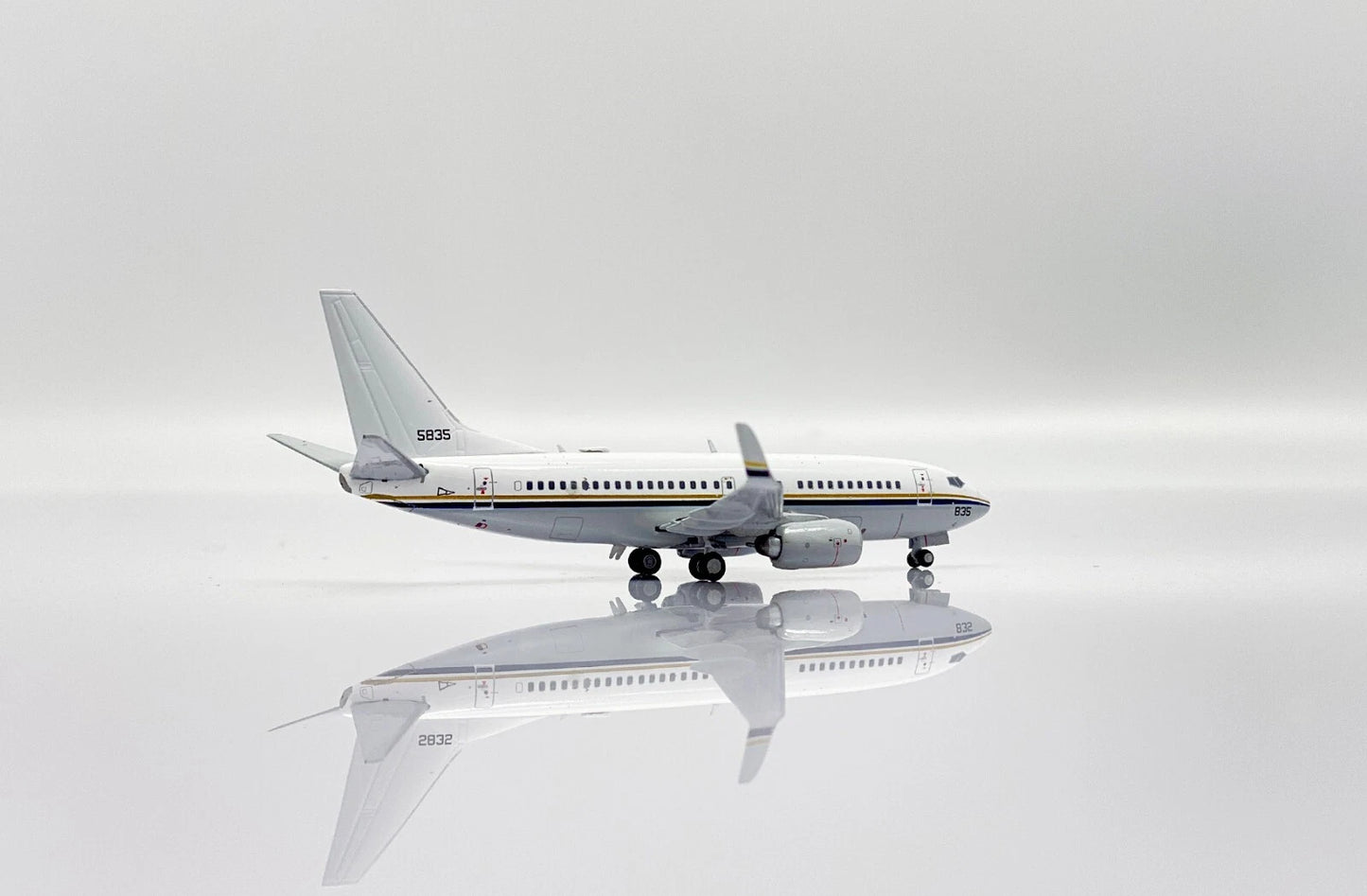 JC WINGS BC-40A CLIPPER US NAVY REG: 165835