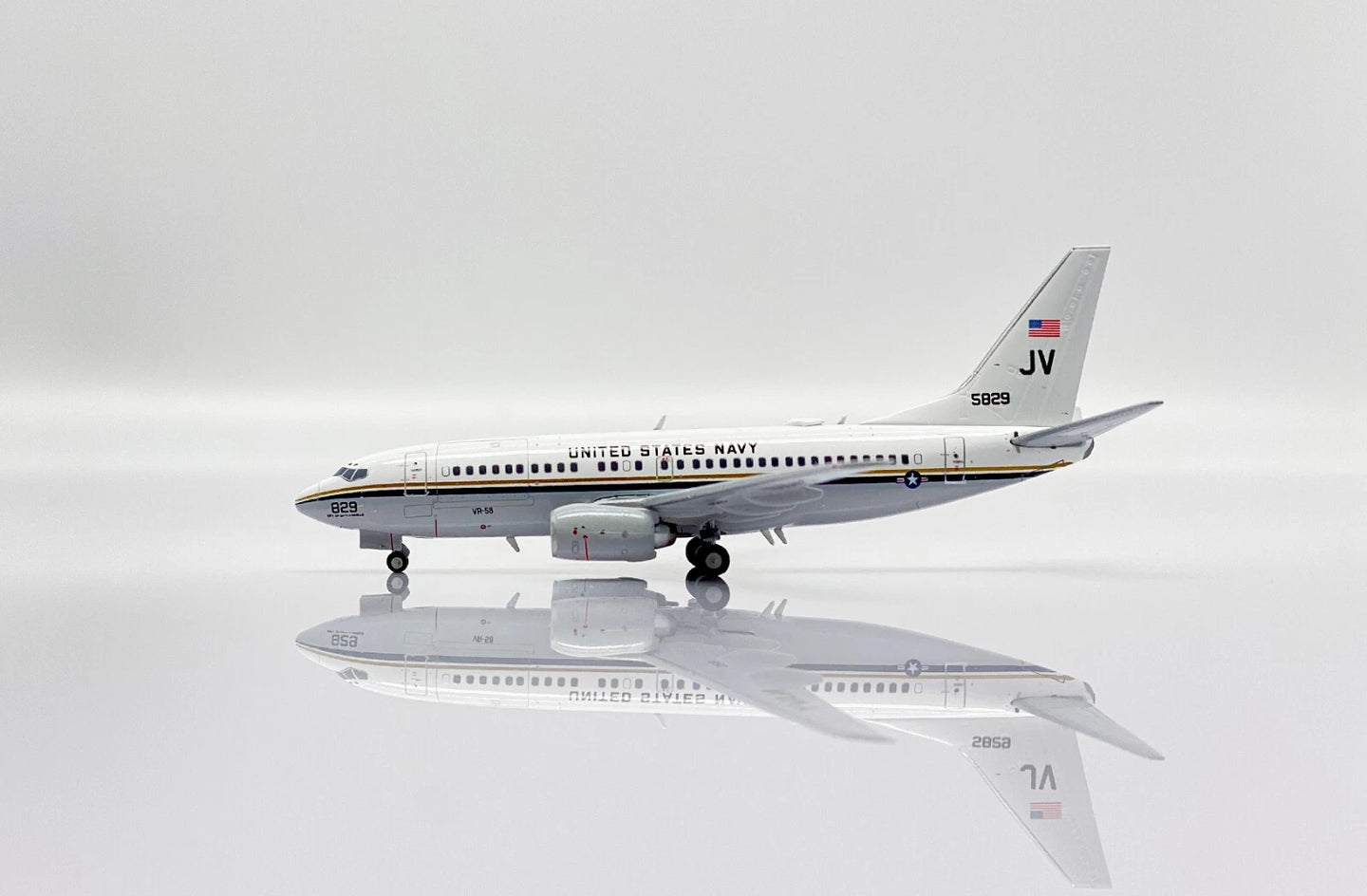 JC WINGS C-40A CLIPPER US NAVY REG: 165829