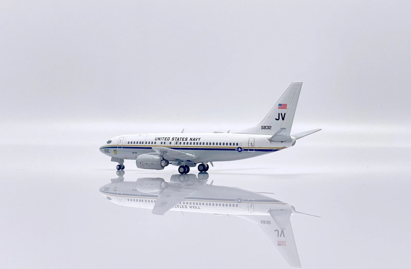 JC WINGS C-40A US NAVY CLIPPER "SUNSEEKERS" REG: 165832