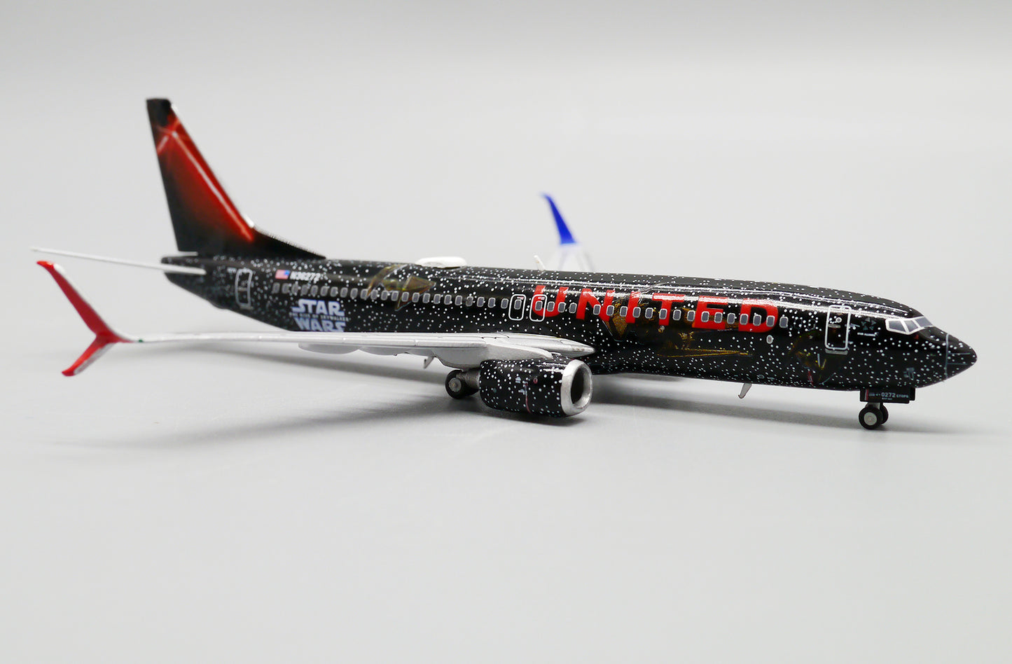 JC WINGS B737-800 UNITED AIRLINES "STAR WARS" REG: N36272