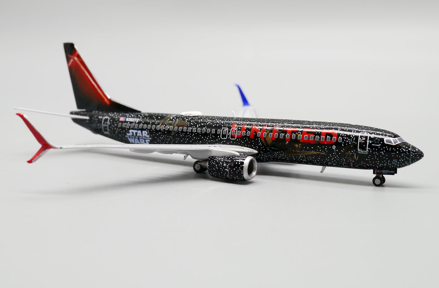 JC WINGS B737-800 UNITED AIRLINES "STAR WARS" REG: N36272
