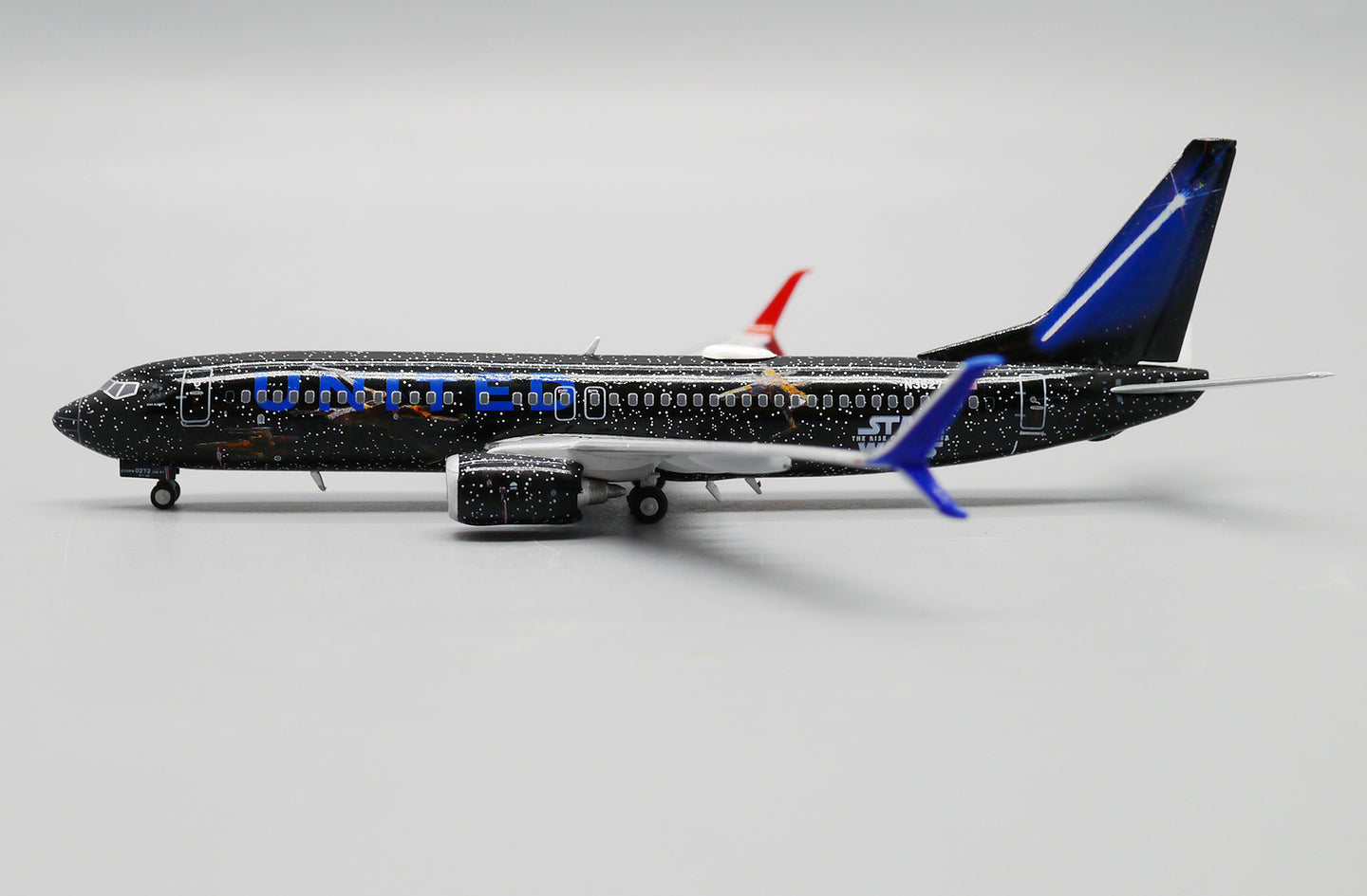 JC WINGS B737-800 UNITED AIRLINES "STAR WARS" REG: N36272