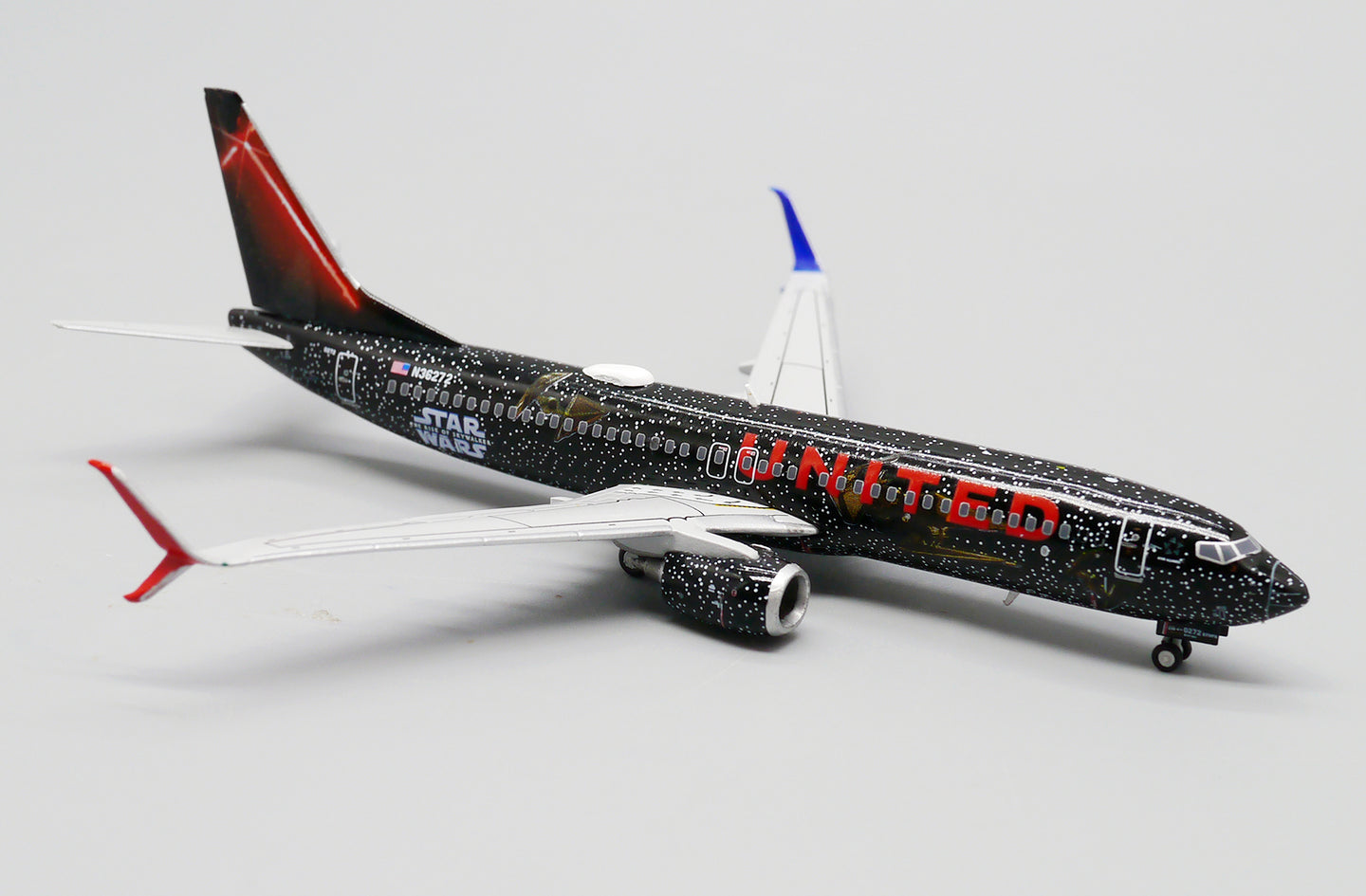 JC WINGS B737-800 UNITED AIRLINES "STAR WARS" REG: N36272