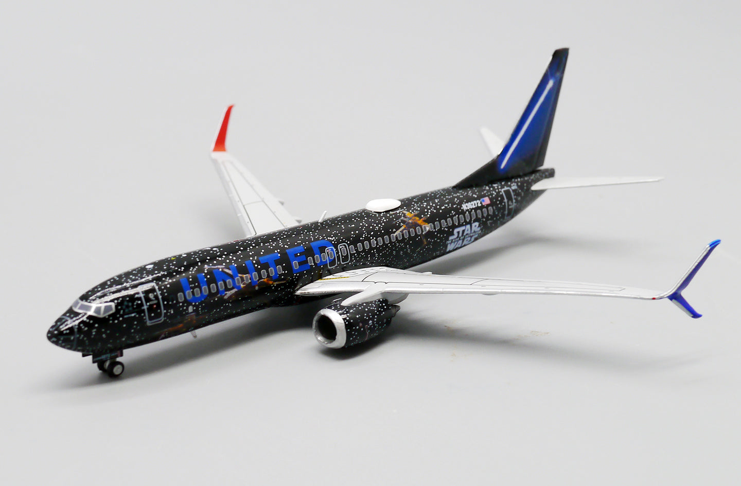 JC WINGS B737-800 UNITED AIRLINES "STAR WARS" REG: N36272