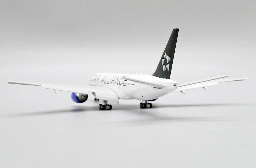 JC WINGS B777-200(ER) UNITED AIRLINES "STAR ALLIANCE LIVERY" (FLAPS DOWN) REG: N218UA