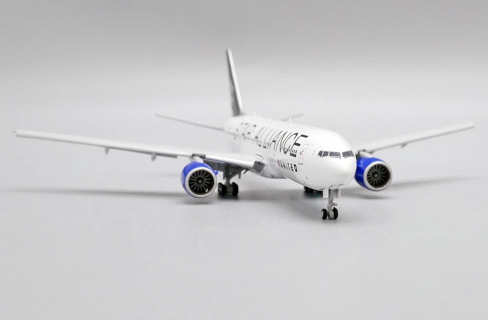 JC WINGS B777-200(ER) UNITED AIRLINES "STAR ALLIANCE LIVERY" (FLAPS DOWN) REG: N218UA