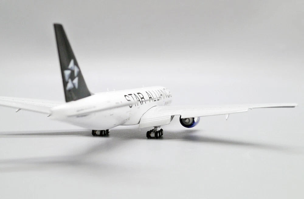 JC WINGS B777-200(ER) UNITED AIRLINES "STAR ALLIANCE LIVERY" (FLAPS DOWN) REG: N218UA