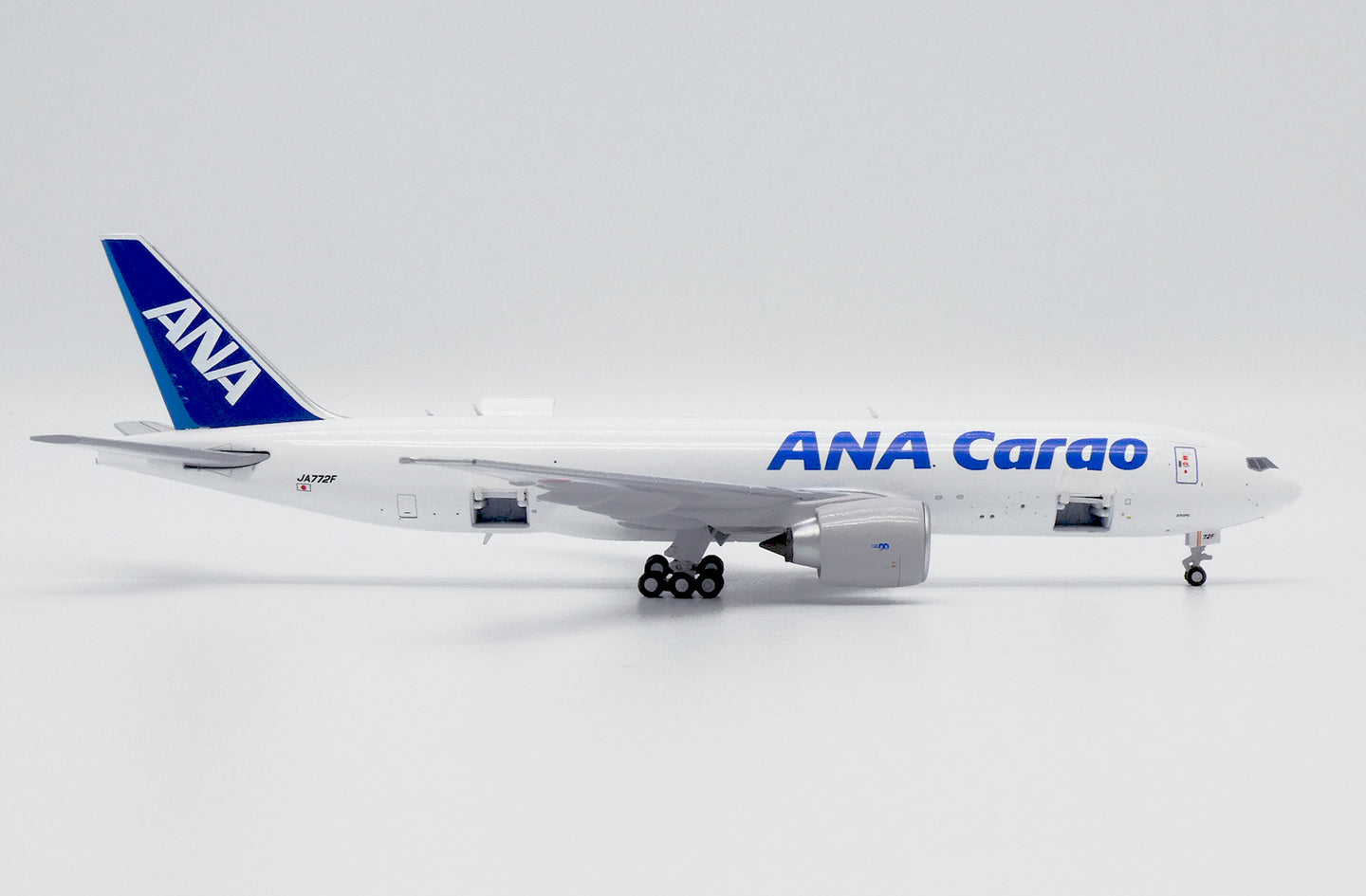 JC WINGS B777F ANA CARGO "BLUE JAY" (INTERACTIVE SERIES) REG: JA772F