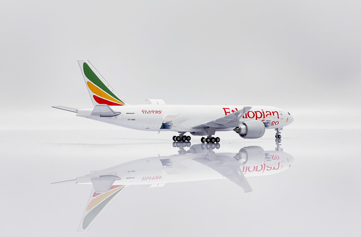 JC WINGS B777F ETHIOPIAN CARGO  REG: ET-AWE