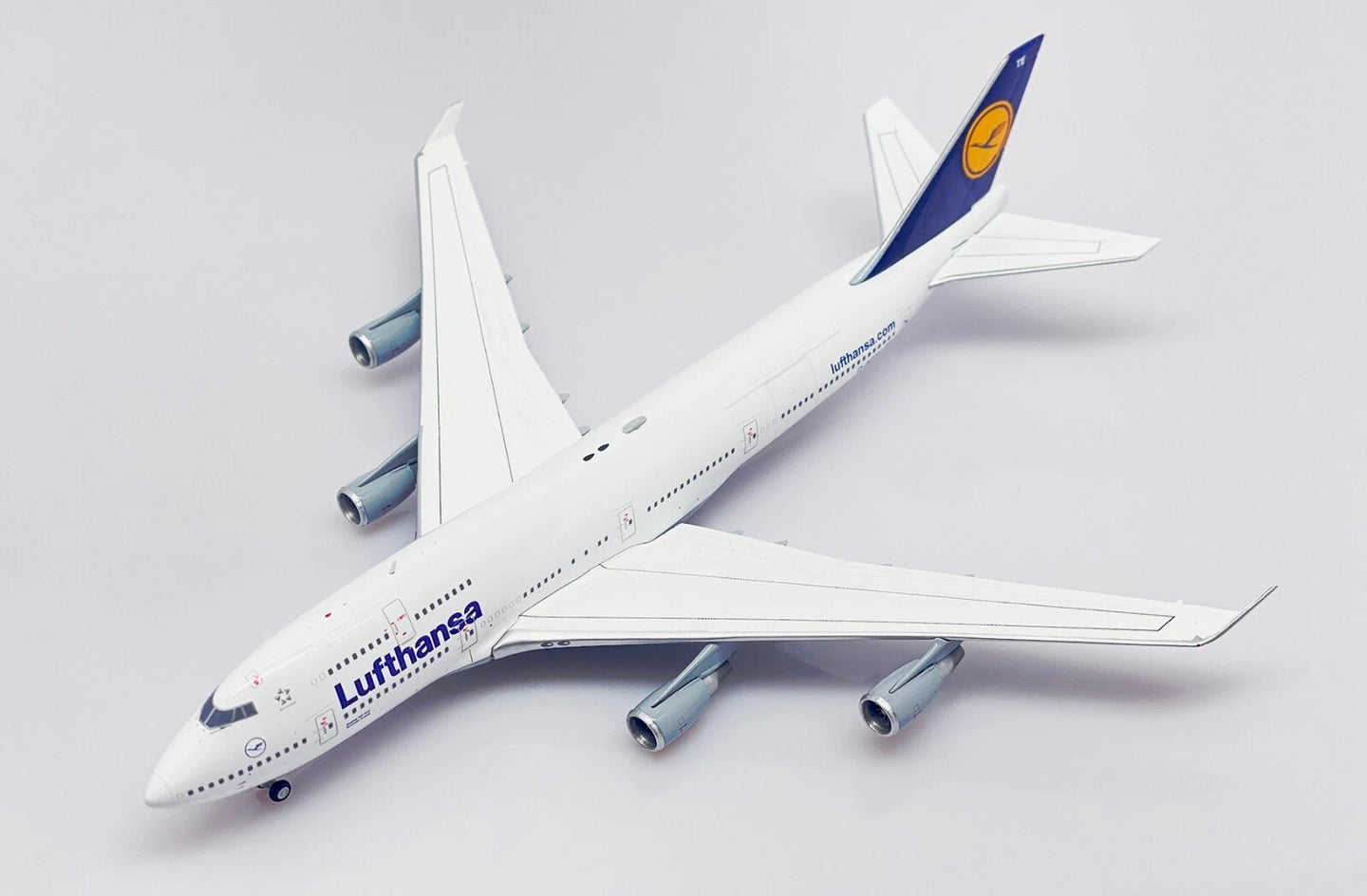 JC WINGS B747-400 LUFTHANSA REG: D-ABTE + LIMITED EDITION AVIATIONTAG