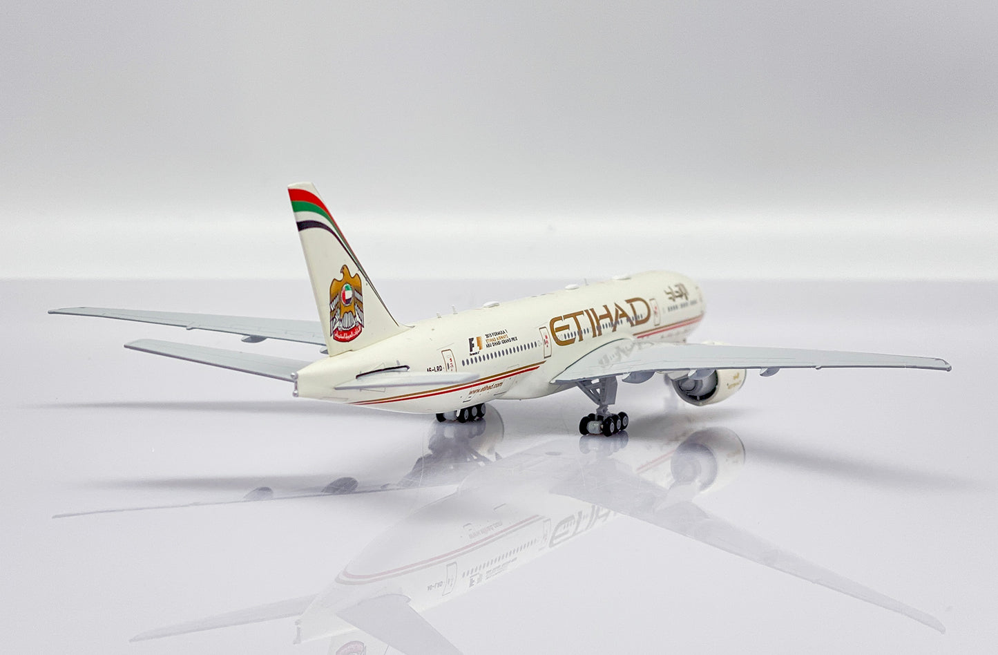 JC WINGS B777-200LR 2015 ETIHAD AIRWAYS "FORMULA 1" REG: A6-LRD