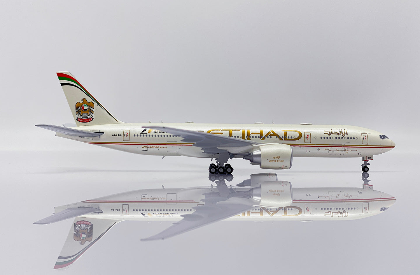 JC WINGS B777-200LR 2015 ETIHAD AIRWAYS "FORMULA 1" REG: A6-LRD