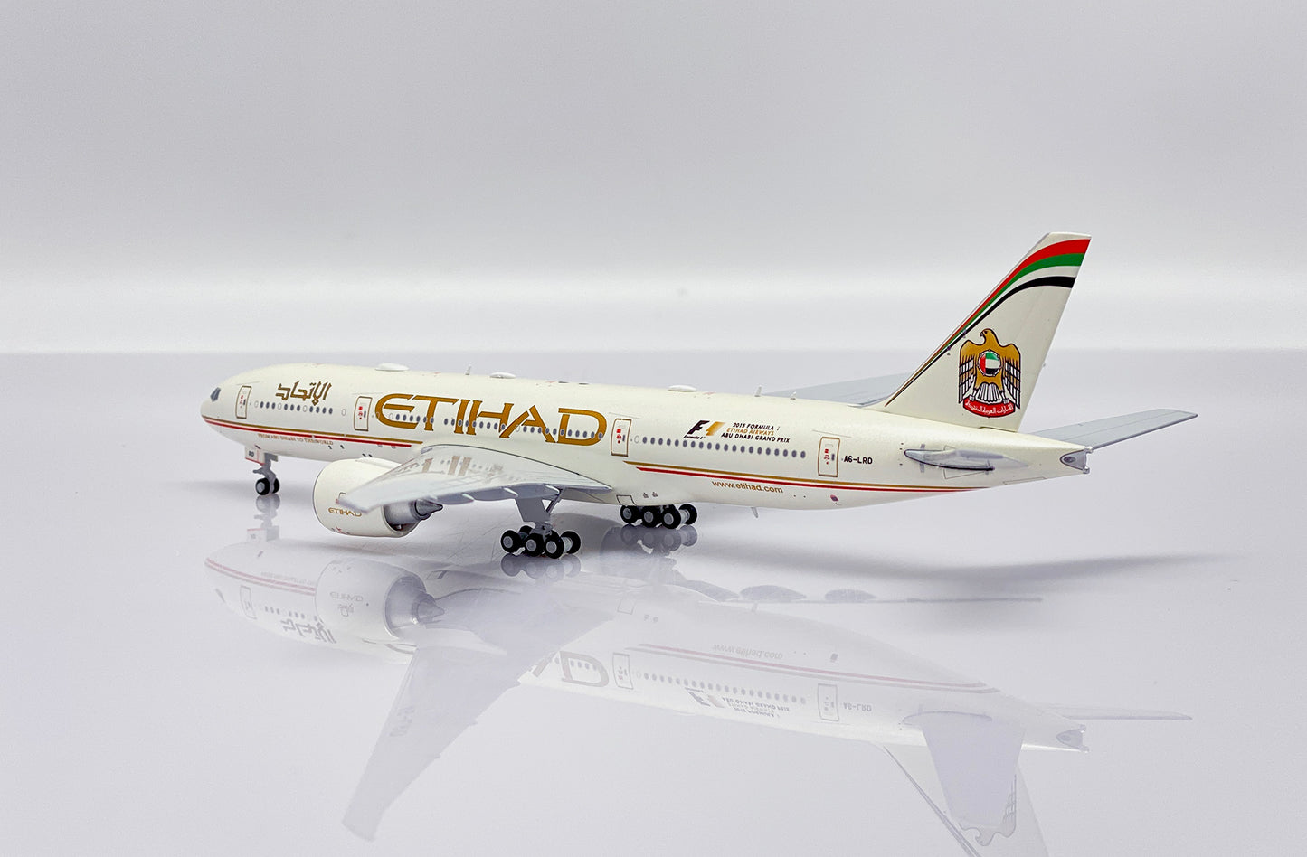JC WINGS B777-200LR 2015 ETIHAD AIRWAYS "FORMULA 1" REG: A6-LRD