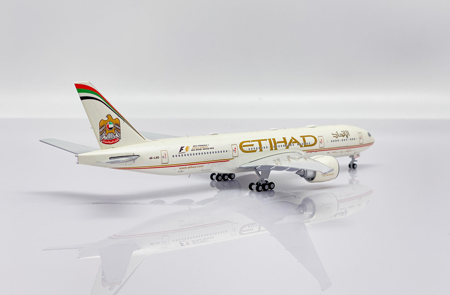 JC WINGS B777-200LR 2015 ETIHAD AIRWAYS "FORMULA 1" REG: A6-LRD