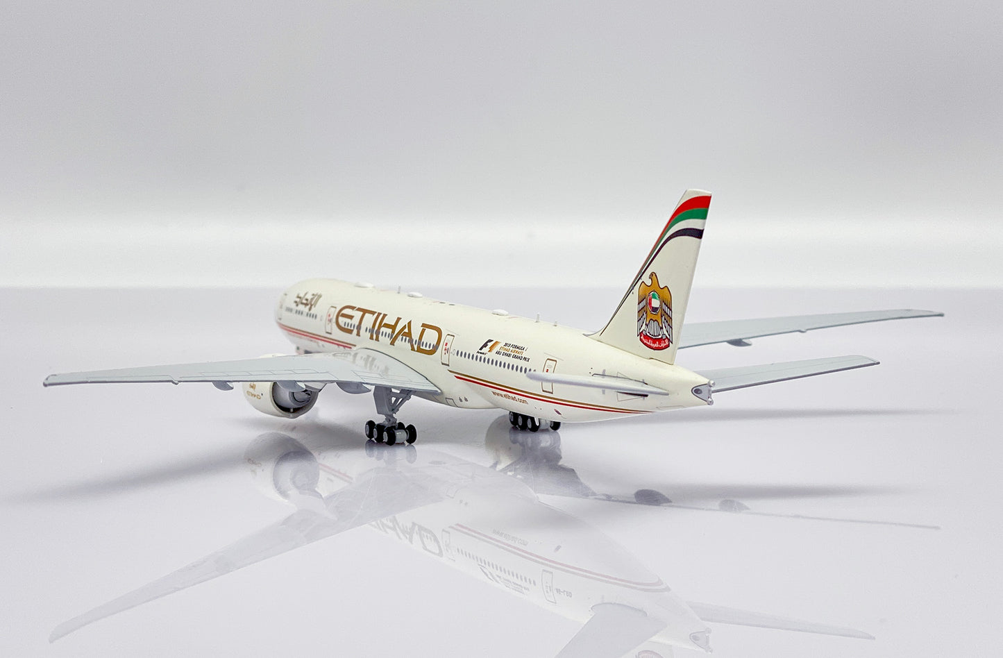JC WINGS B777-200LR 2015 ETIHAD AIRWAYS "FORMULA 1" REG: A6-LRD