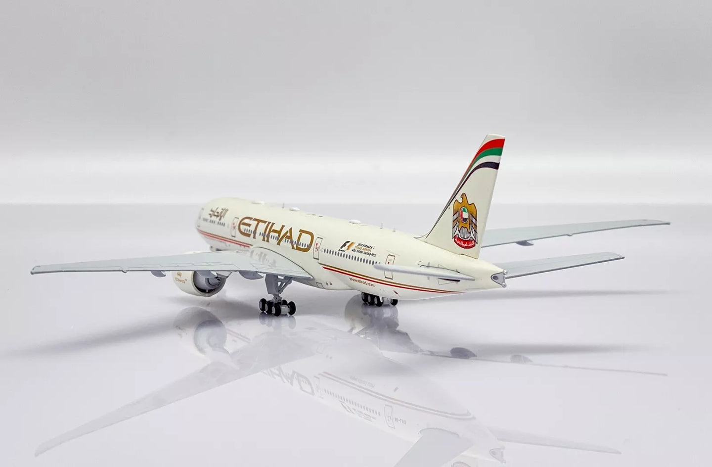 JC WINGS B777-200LR 2015 ETIHAD AIRWAYS "FORMULA 1" REG: A6-LRD