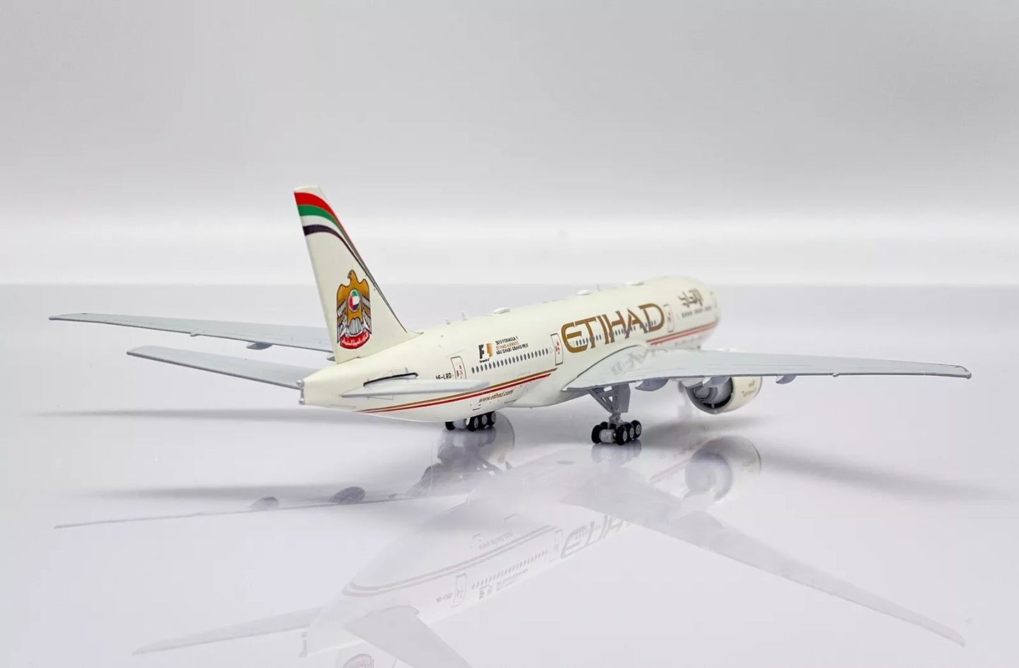 JC WINGS B777-200LR 2015 ETIHAD AIRWAYS "FORMULA 1" REG: A6-LRD
