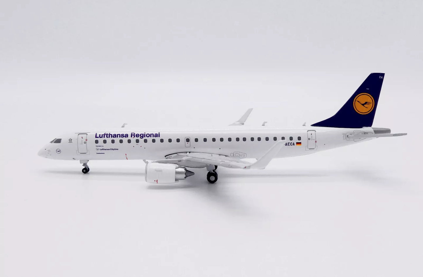 JC WINGS ERJ-190LR LUFTHANSA REGIONAL REG: D-AECA