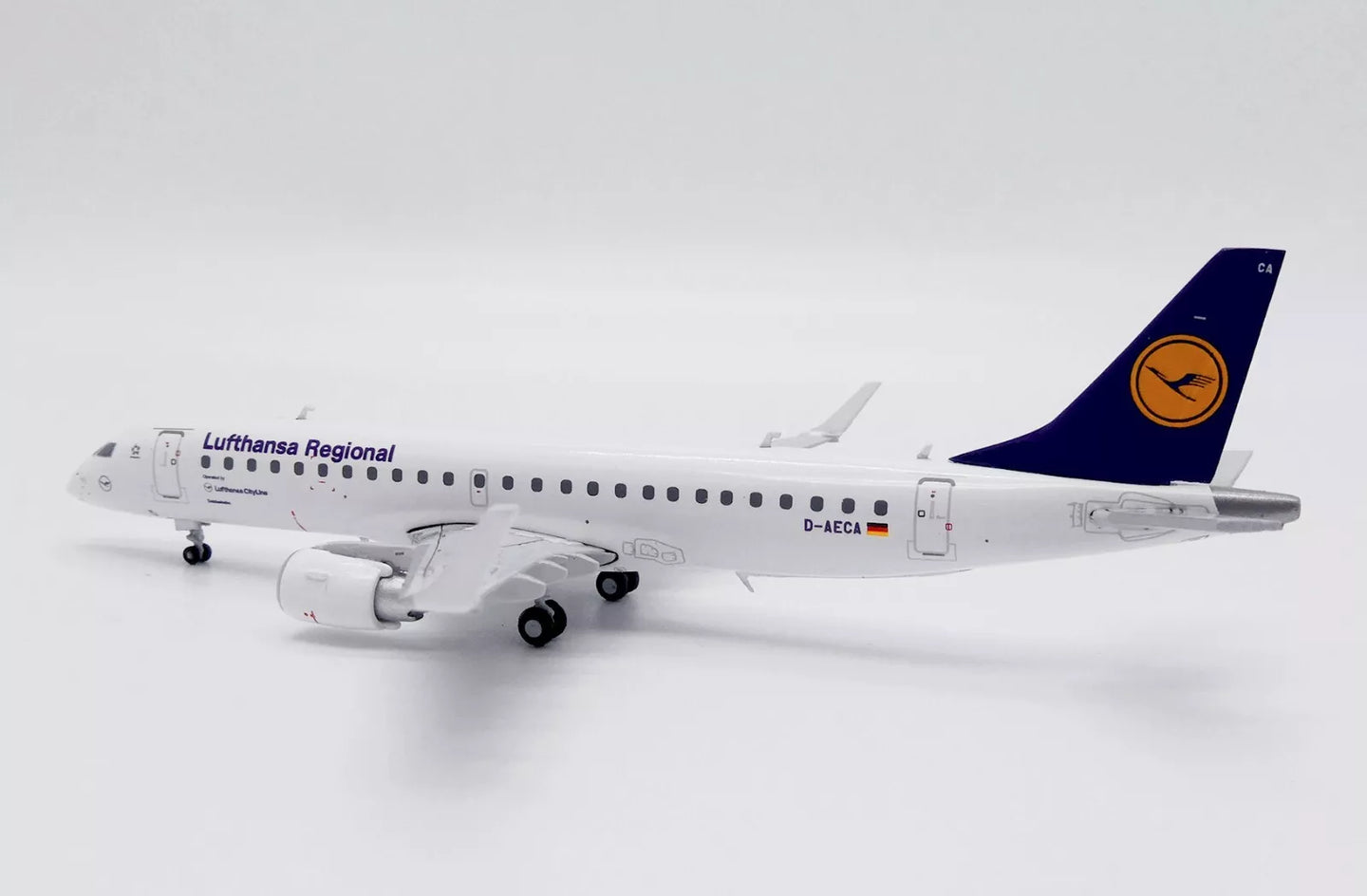 JC WINGS ERJ-190LR LUFTHANSA REGIONAL REG: D-AECA