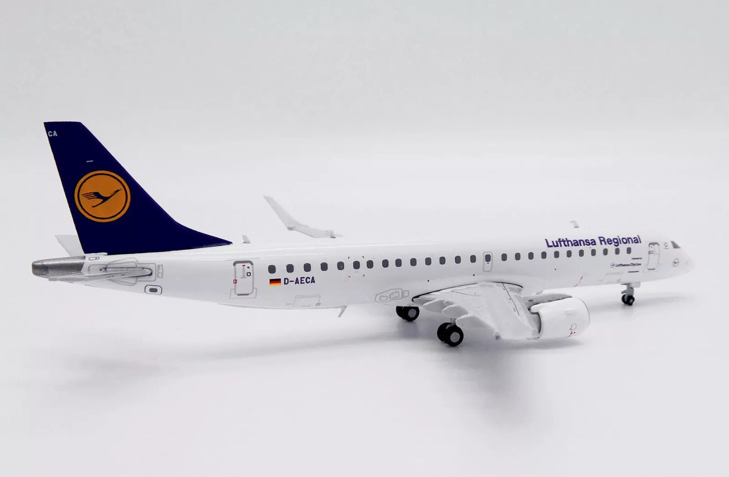 JC WINGS ERJ-190LR LUFTHANSA REGIONAL REG: D-AECA