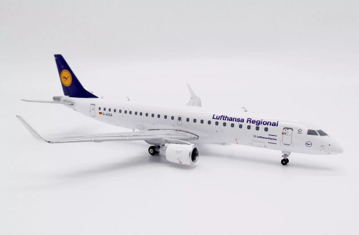 JC WINGS ERJ-190LR LUFTHANSA REGIONAL REG: D-AECA