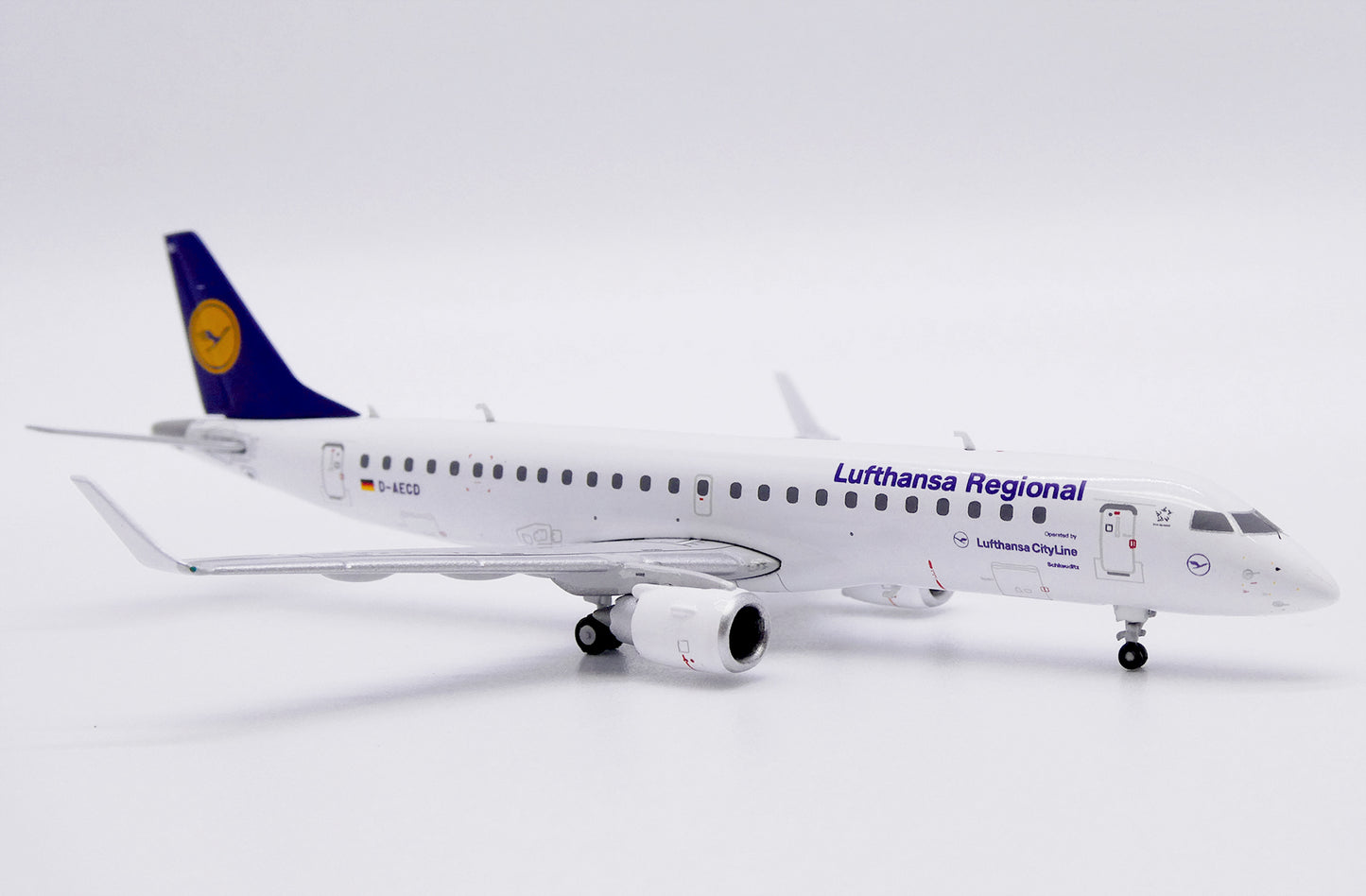 JC WINGS ERJ-190LR LUFTHANSA REGIONAL REG: D-AECA