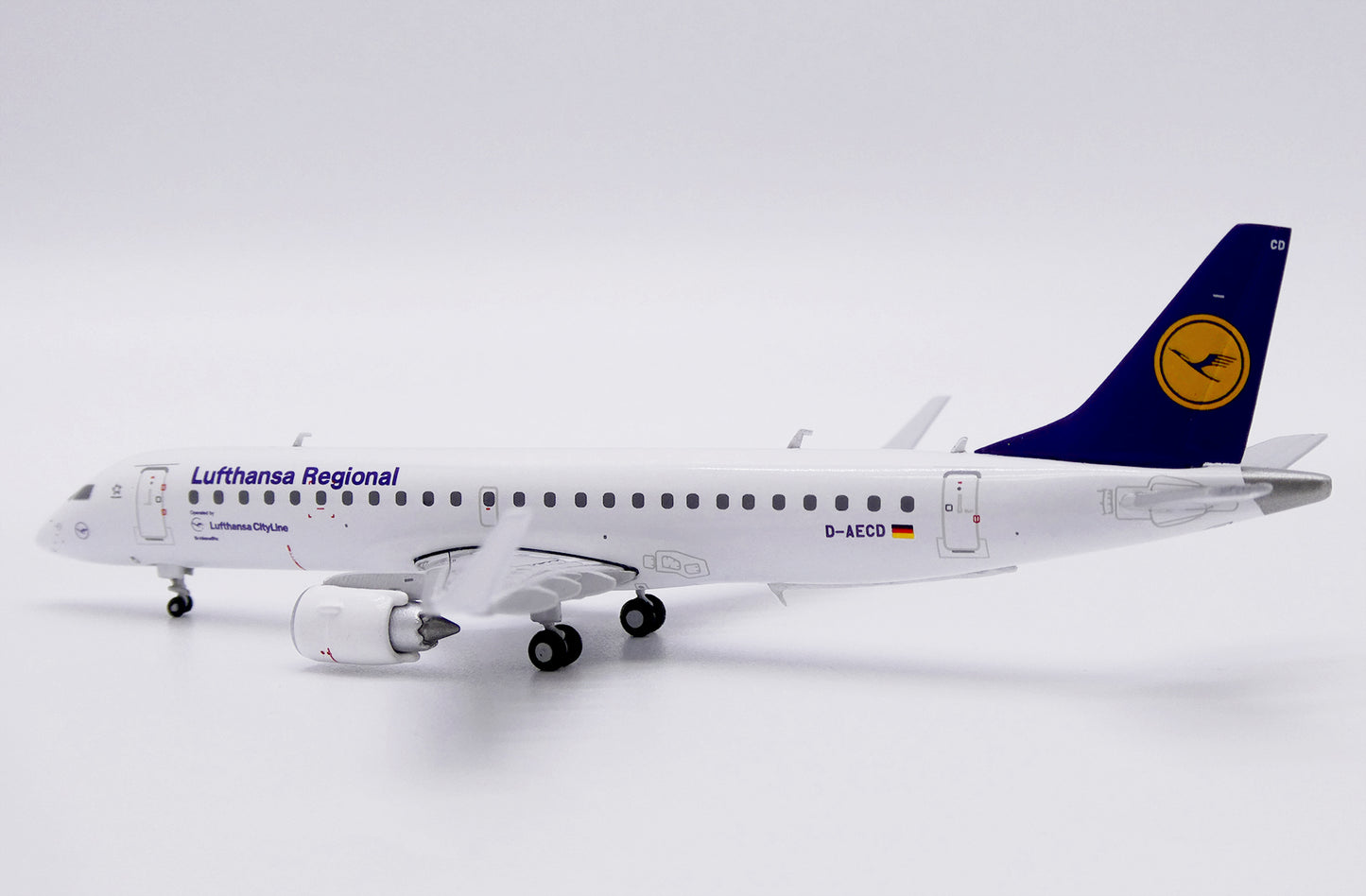 JC WINGS ERJ-190LR LUFTHANSA REGIONAL REG: D-AECA