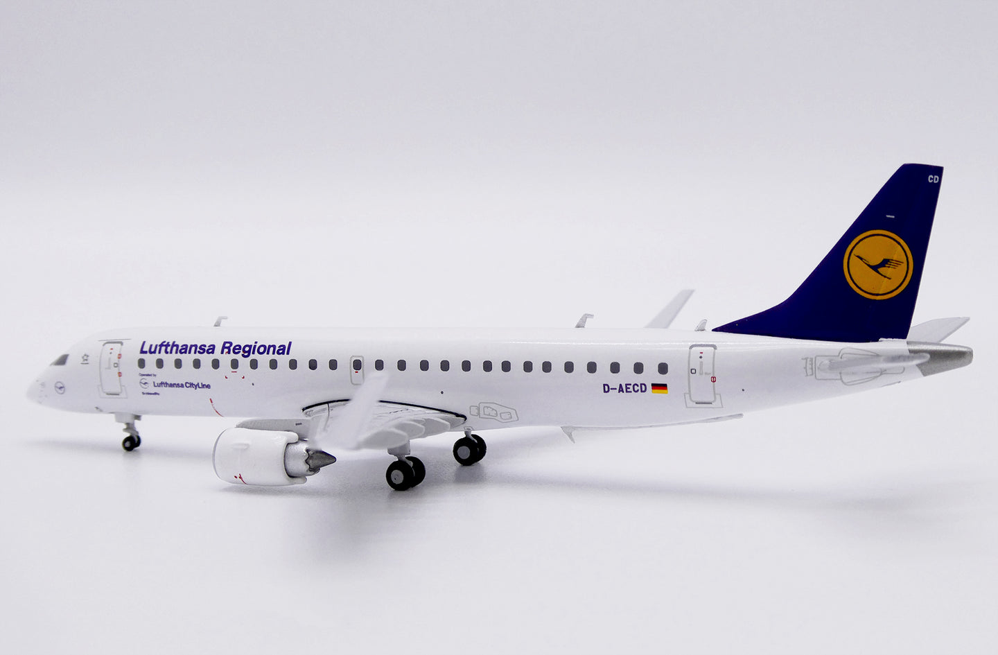 JC WINGS ERJ-190LR LUFTHANSA REGIONAL REG: D-AECA