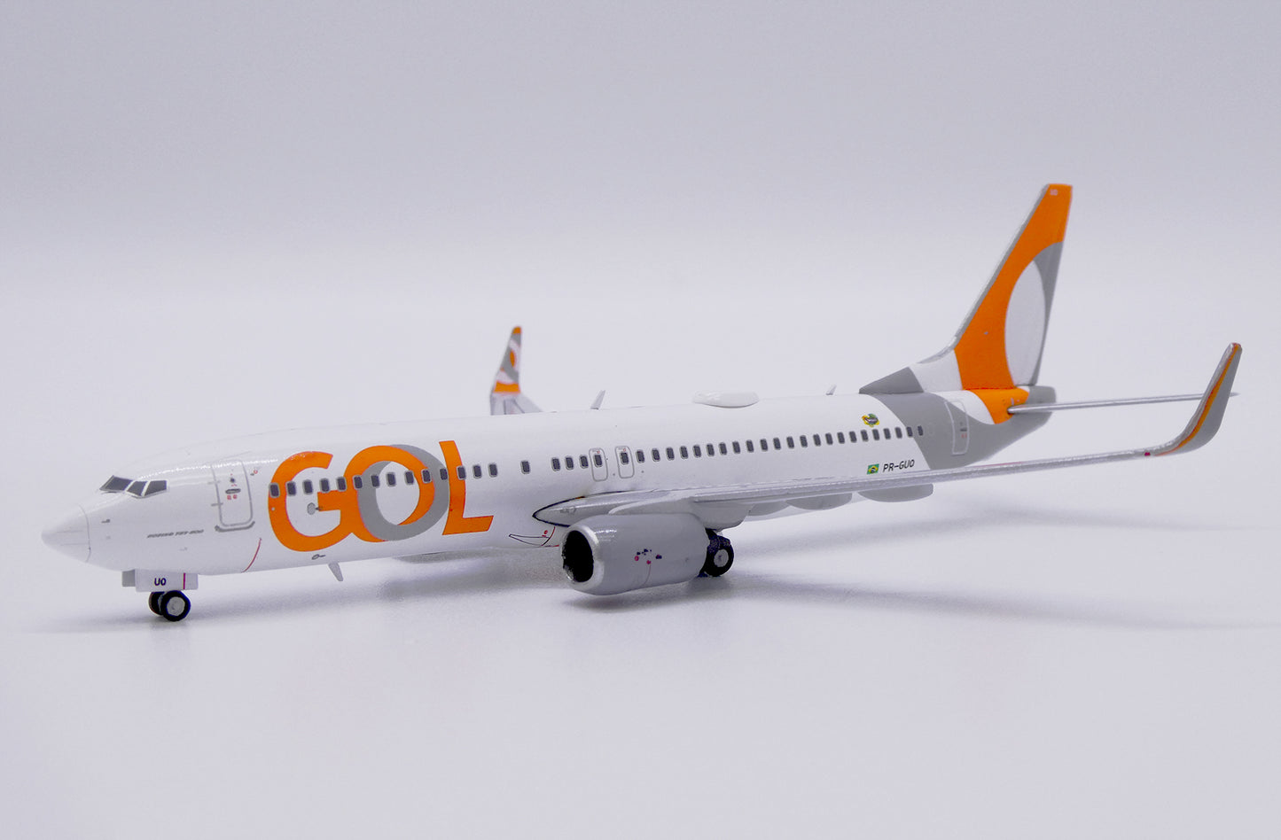JC WINGS B737-800 GOL "LINHAS AEREAS" REG: PR-GUQ