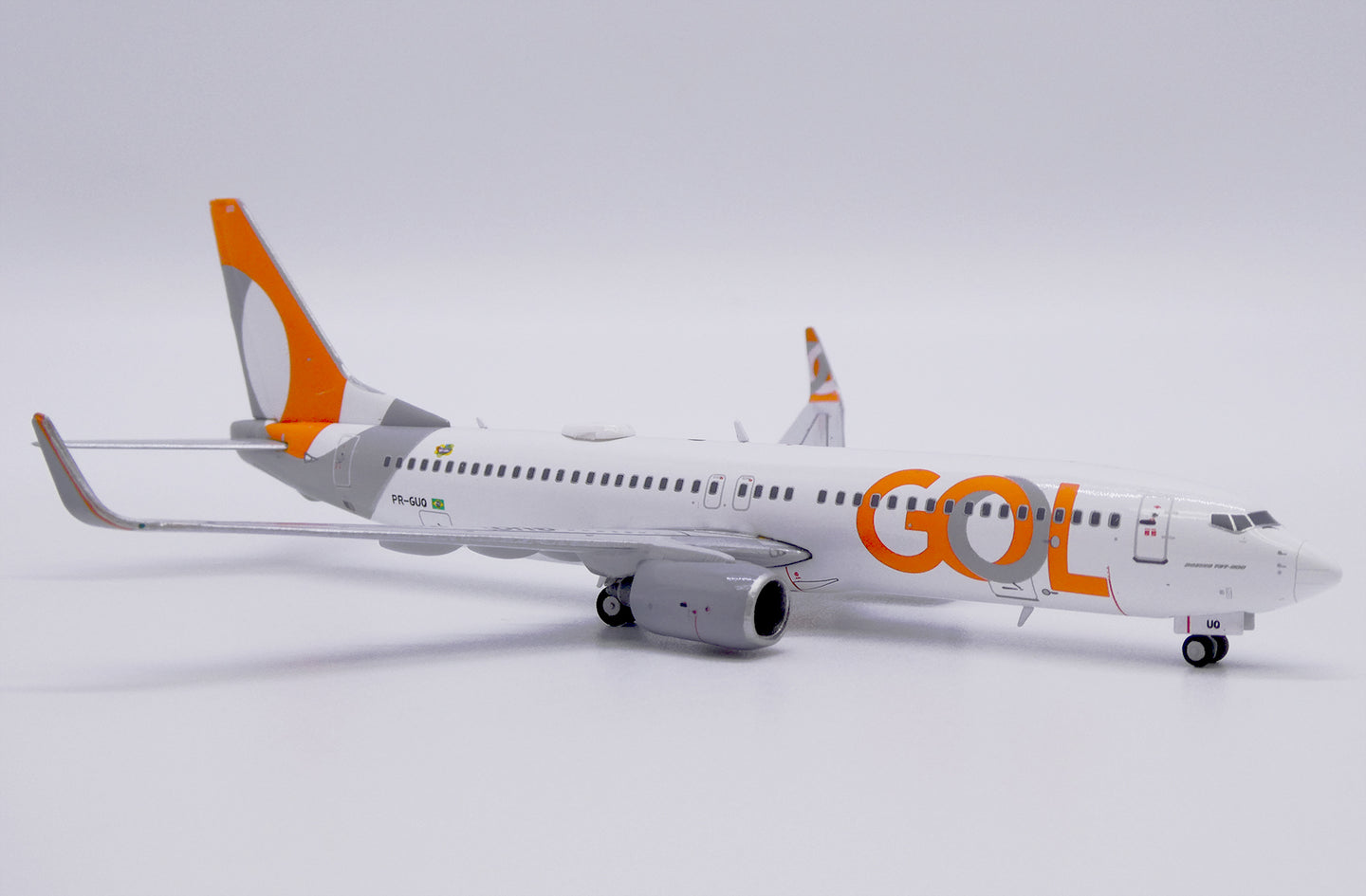 JC WINGS B737-800 GOL "LINHAS AEREAS" REG: PR-GUQ