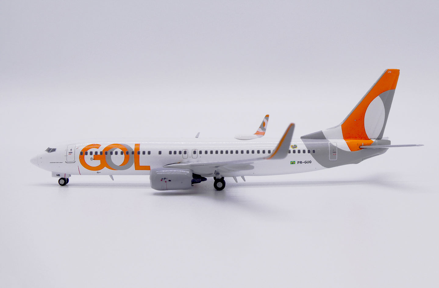 JC WINGS B737-800 GOL "LINHAS AEREAS" REG: PR-GUQ