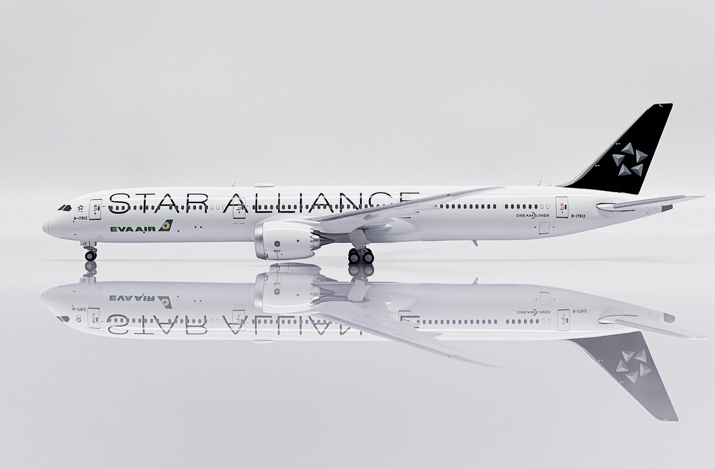 JC WINGS B787-10 DREAMLINER EVA AIR "STAR ALLIANCE LIVERY" REG: B-17812