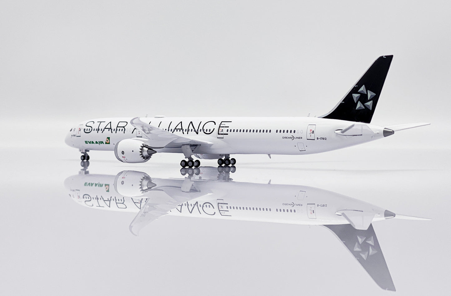 JC WINGS B787-10 DREAMLINER EVA AIR "STAR ALLIANCE LIVERY" REG: B-17812