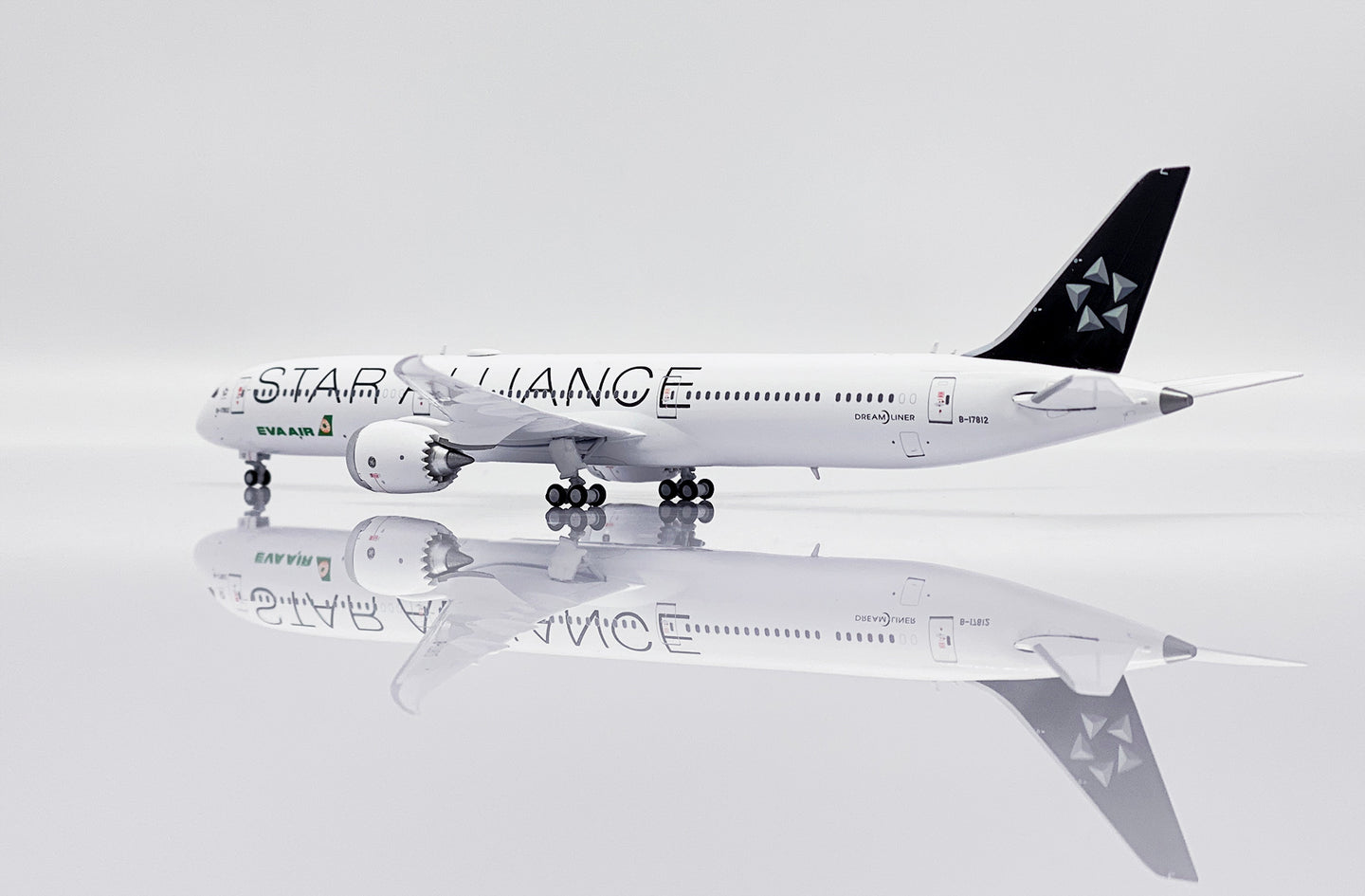 JC WINGS B787-10 DREAMLINER EVA AIR "STAR ALLIANCE LIVERY" REG: B-17812