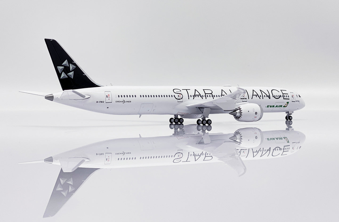 JC WINGS B787-10 DREAMLINER EVA AIR "STAR ALLIANCE LIVERY" REG: B-17812