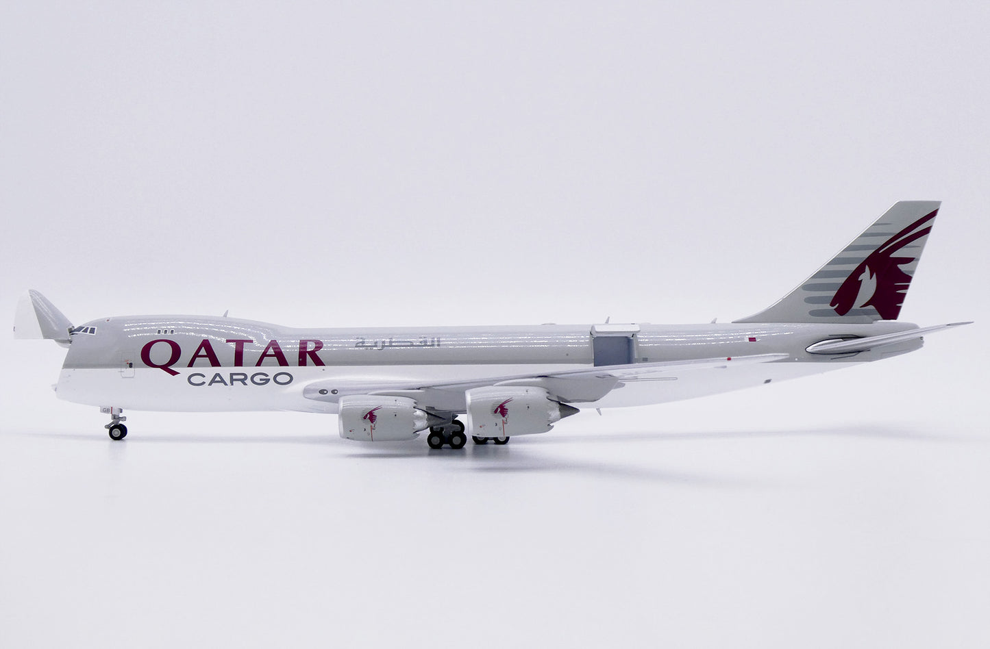JC WINGS B747-8F QATAR AIRWAYS CARGO (INTERACTIVE SERIES) REG: A7-BGB
