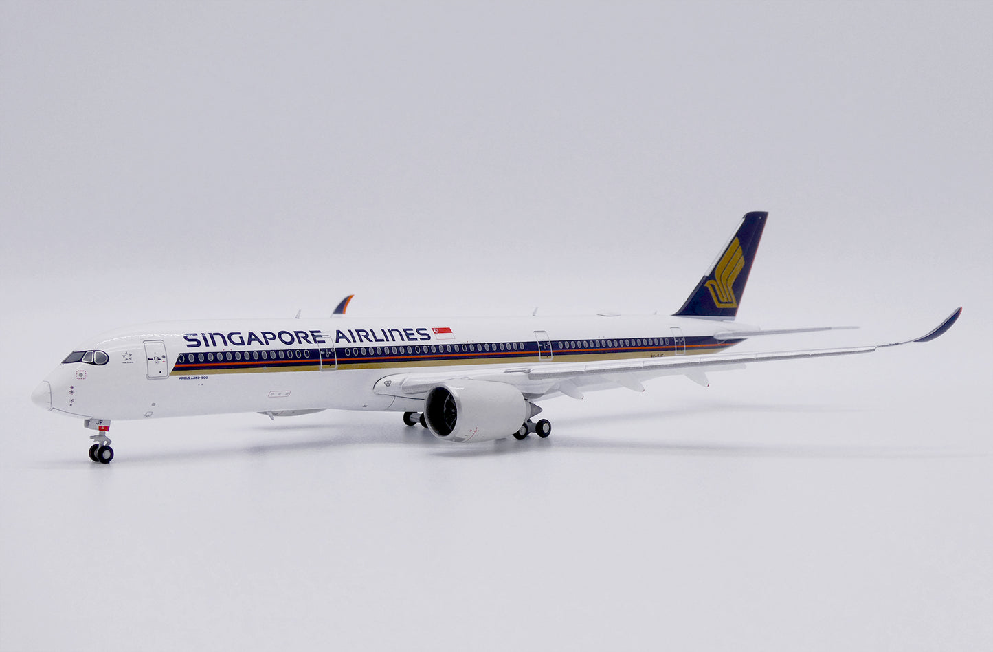 JC WINGS A350-900XWB SINGAPORE AIRLINES (FLAPS DOWN) REG: 9V-SJF