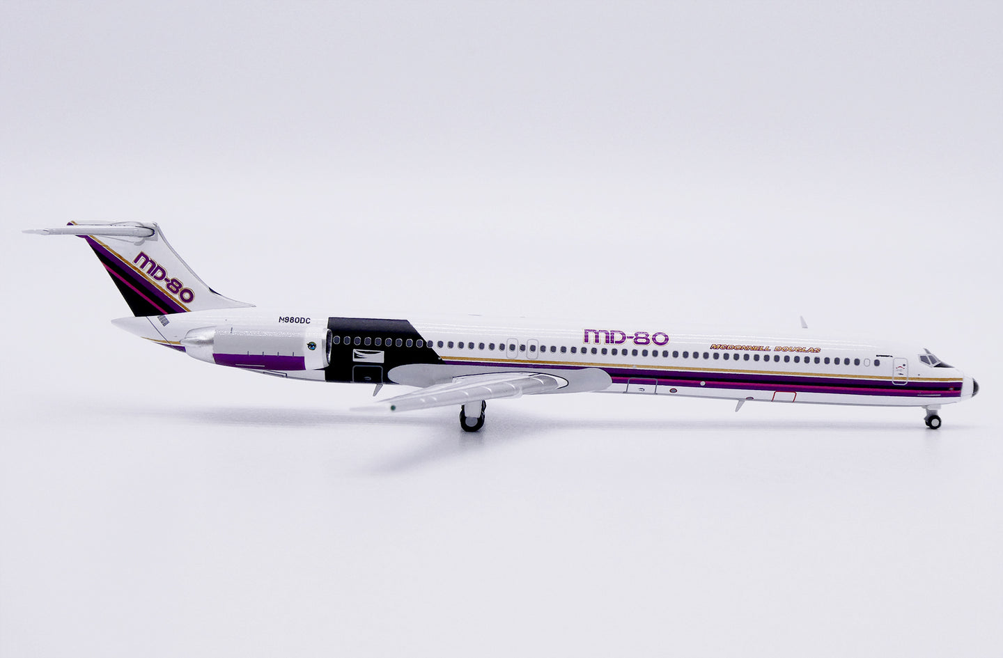 JC WINGS MD-81 HOUSE COLOUR "FANTASY" REG: N980DC