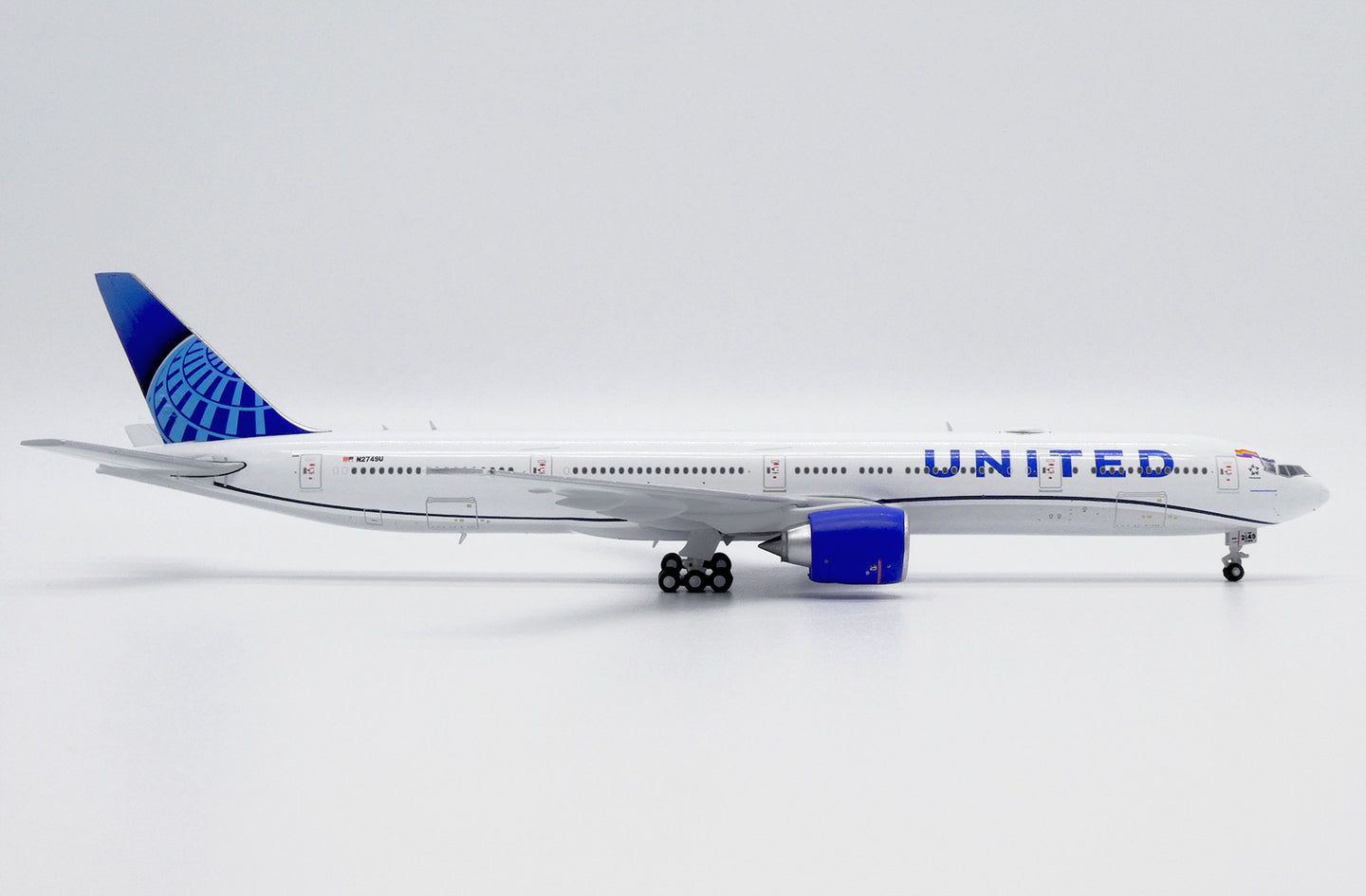 JC WINGS B777-300ER UNITED AIRLINES "SYDNEY WORLD PRIDE" REG: N2749U
