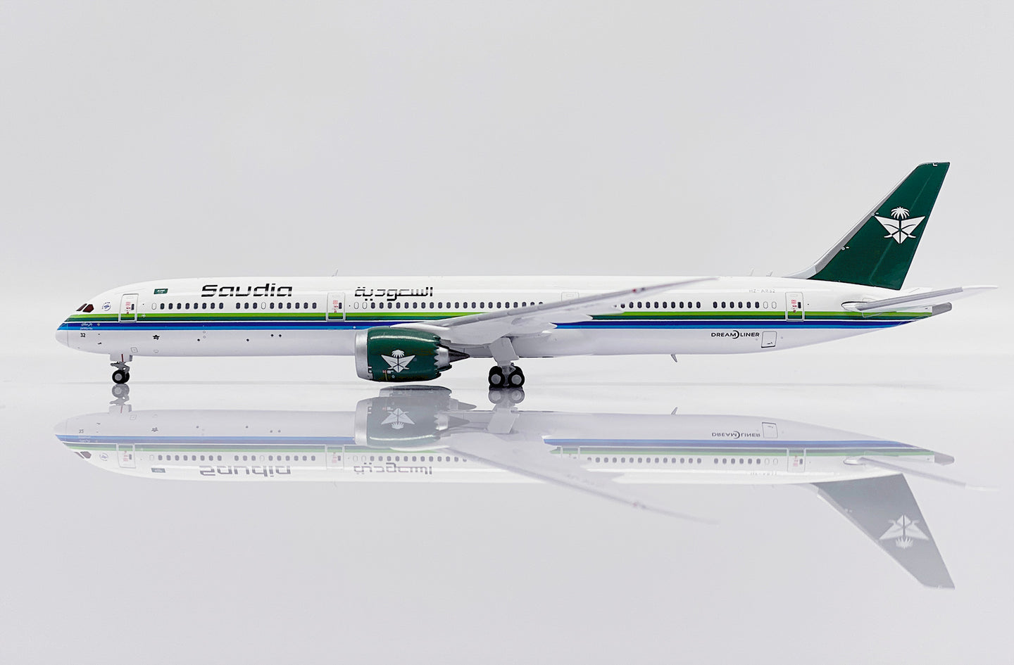 JC WINGS B787-10 SAUDI ARABIAN AIRLINES "RETRO" REG: HZ-AR32