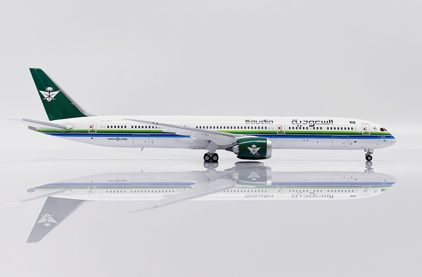 JC WINGS B787-10 SAUDI ARABIAN AIRLINES "RETRO" REG: HZ-AR32
