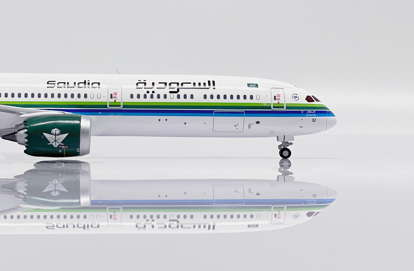 JC WINGS B787-10 SAUDI ARABIAN AIRLINES "RETRO" REG: HZ-AR32