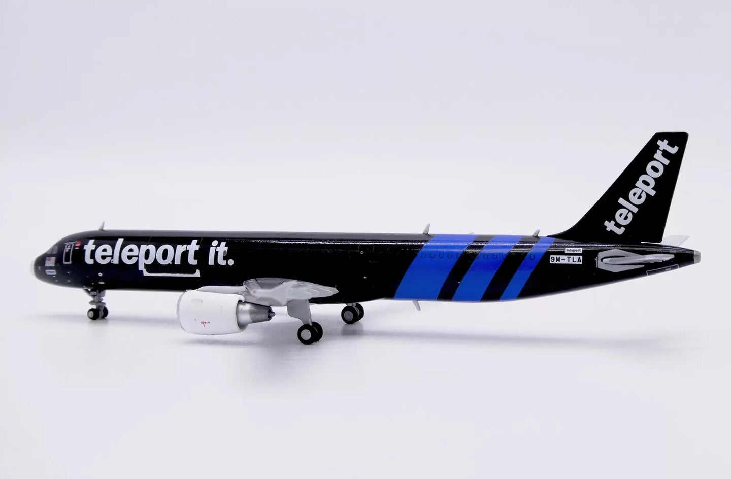 JC WINGS A321-200P2F TELEPORT (AIRASIA) REG: 9M-TLA