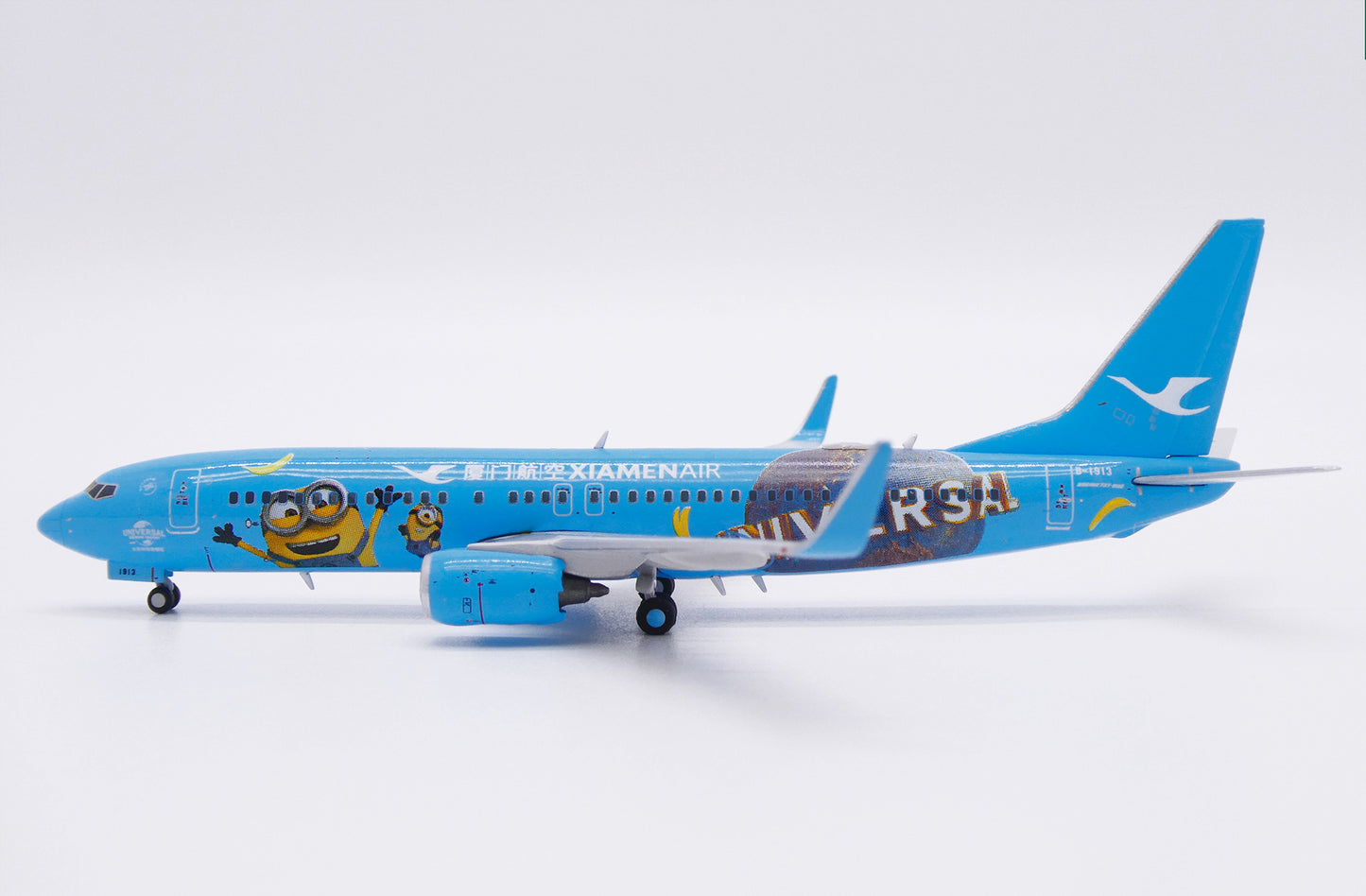 JC WINGS B737-800 XIAMEN AIRLINES MINIONS REG: B-1913