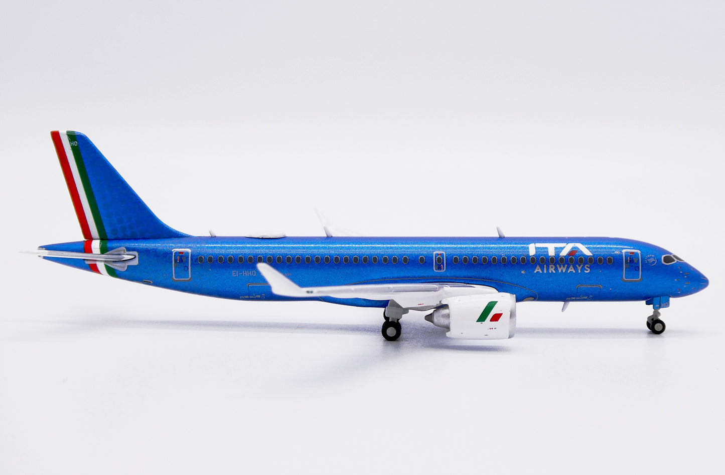 JC WINGS A220-300 ITA AIRWAYS REG: EI-HHO