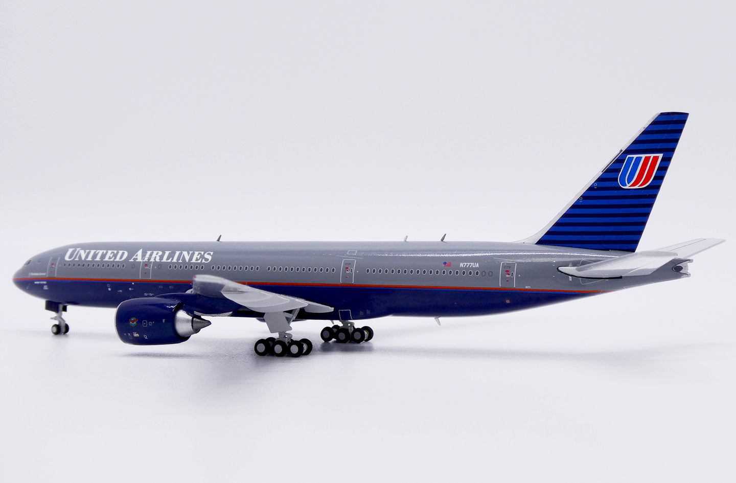JC WINGS  B777-200  REG: N777UA