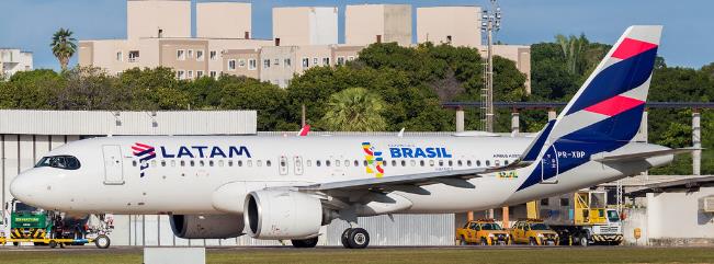 JC WINGS A320NEO LATAM BRAZIL VOANDO REG: PR-XBP