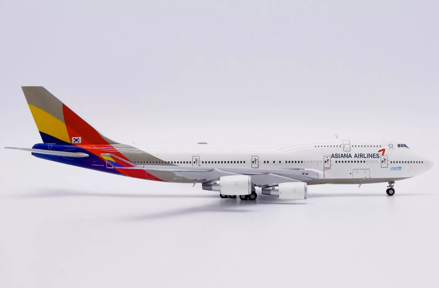 JC WINGS B747-400 ASIANA AIRLINES "LAST FLIGHT" REG: HL7428