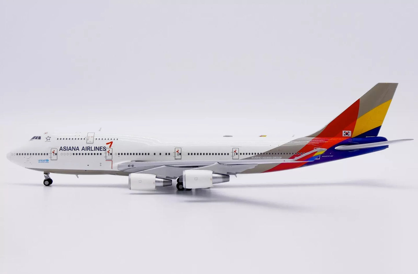 JC WINGS B747-400 ASIANA AIRLINES "LAST FLIGHT" REG: HL7428