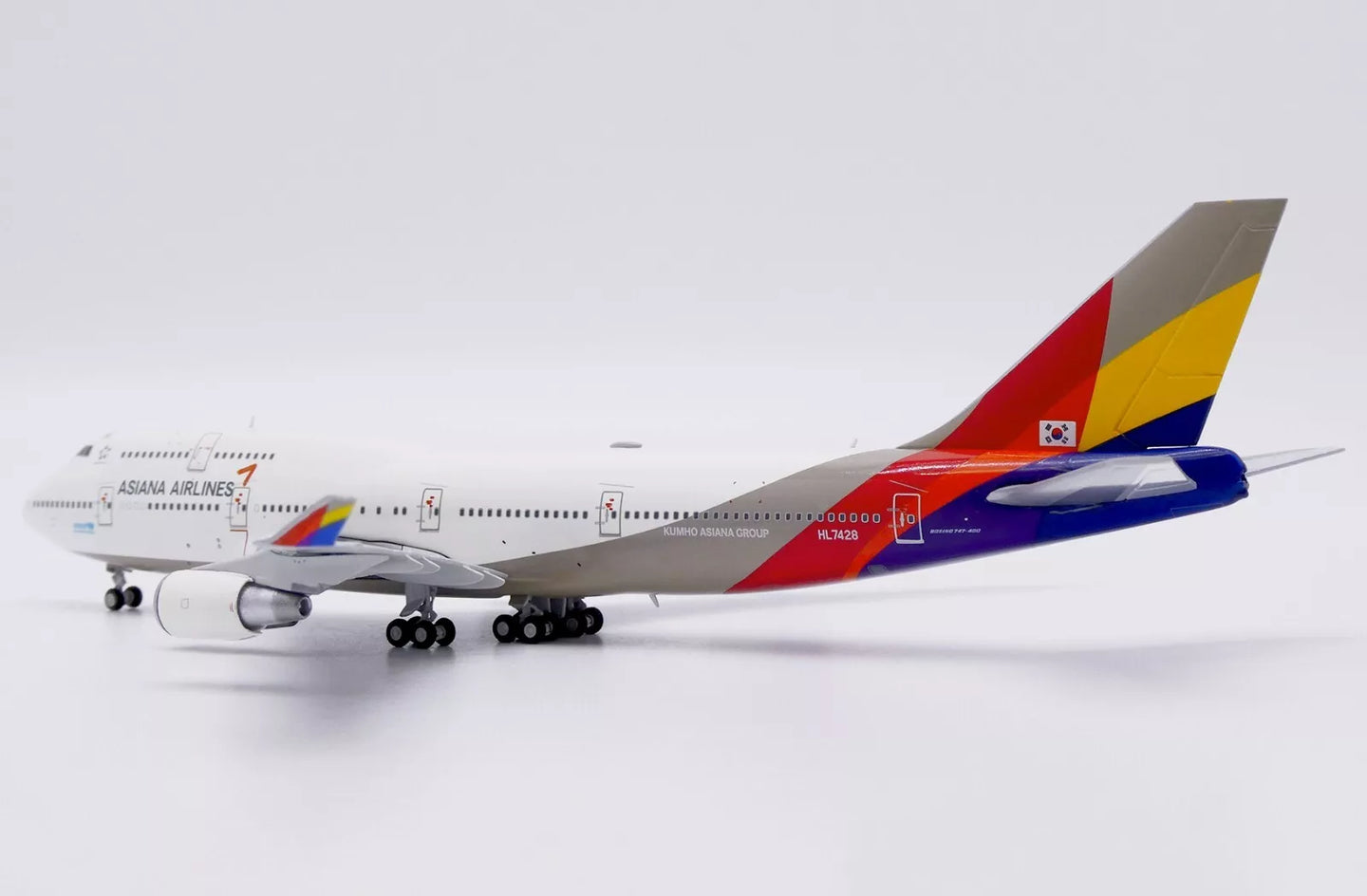 JC WINGS B747-400 ASIANA AIRLINES "LAST FLIGHT" REG: HL7428